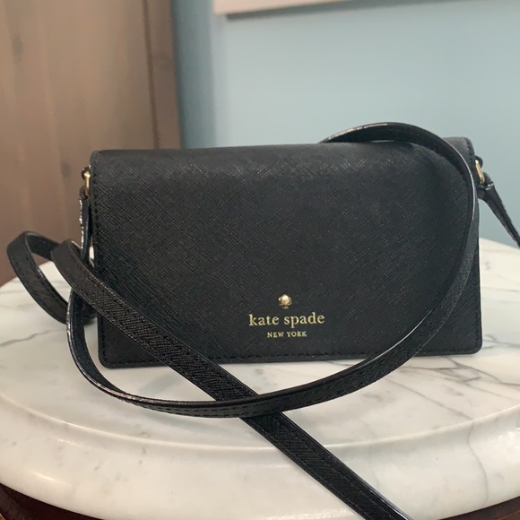 Kate Spade wallet with strap - Picture 4 of 4